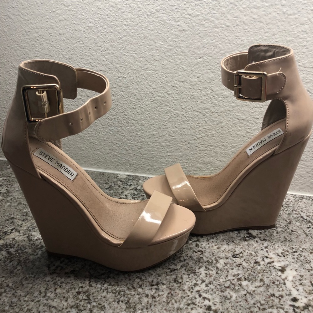 Steve Madden patent wedges
